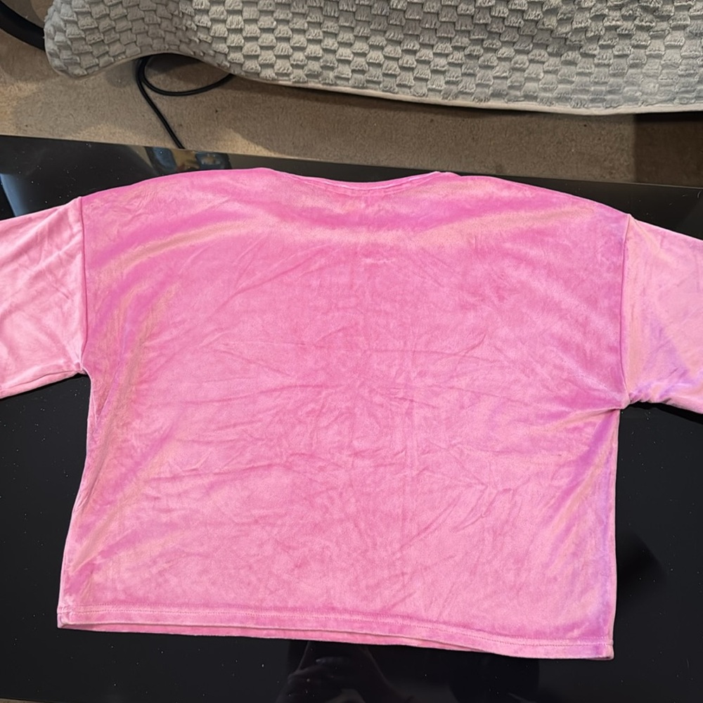 Juicy Couture Pink Pajama Set Plush Long-Sleeve Top and Shorts - Picture 4 of 8